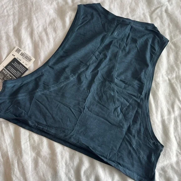 106 🆕 Lululemon Muscle Fade Love Crop Tank - Washed Night Driver - Picture 10 of 11